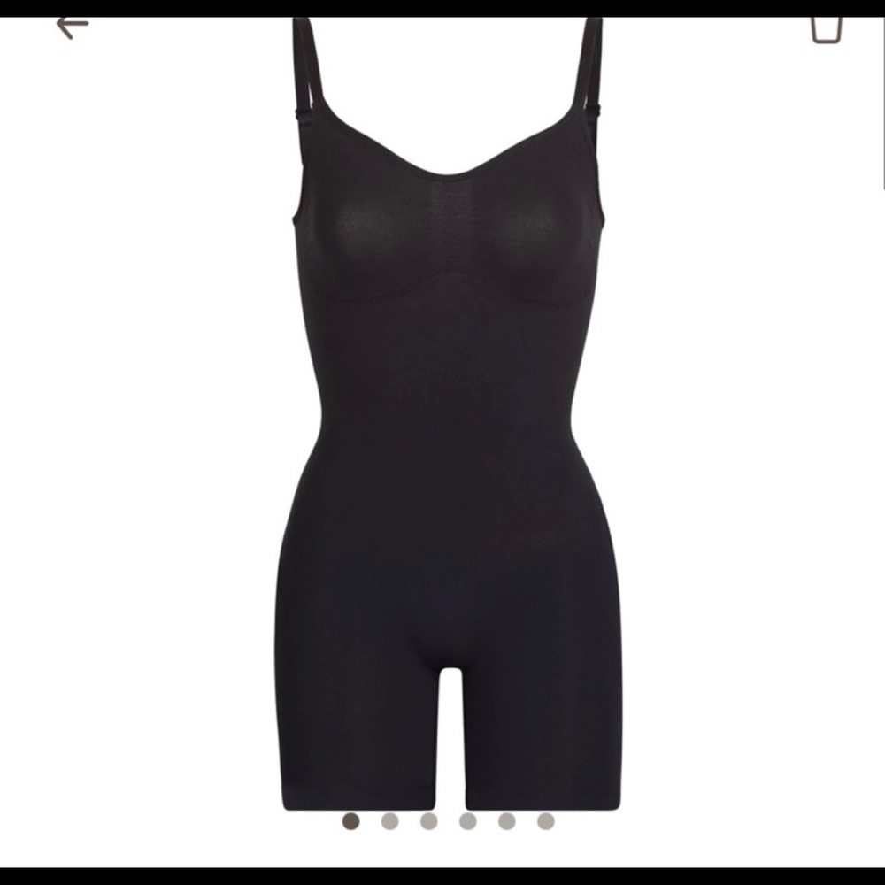 Skims bodysuit shape wear